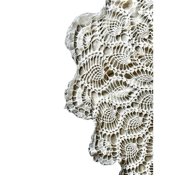 Hand-Crocheted 30" Pineapple Pattern Cotton Tablecloth Topper Large GUC - Picture 4 of 6